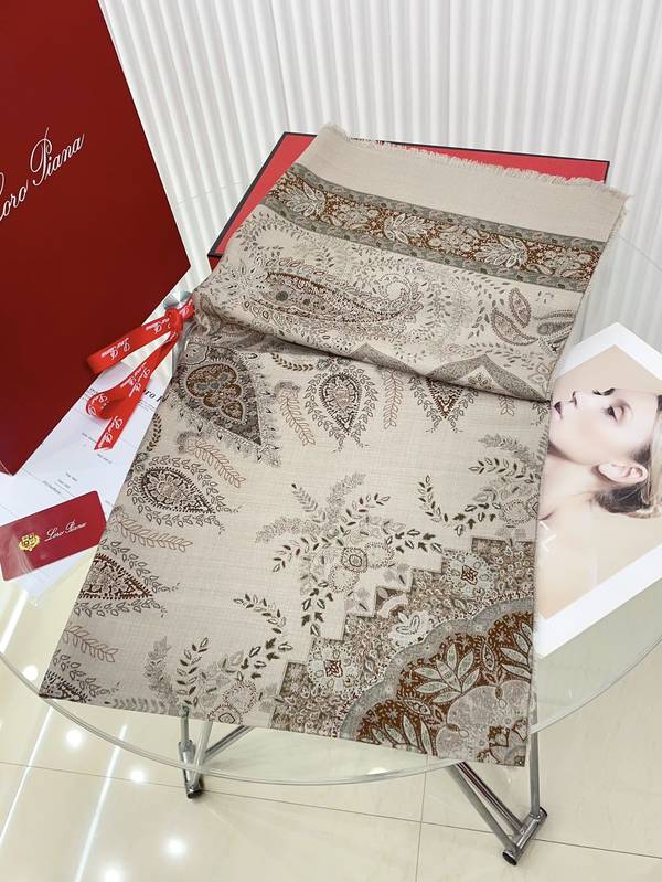 Loro Piana Scarf LPC00062 Loro Piana Scarf LPC00062